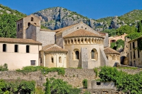 Abbaye de Gellone, Saint Guilhem le Désert - Hérault, le Languedoc © Jacques Debru